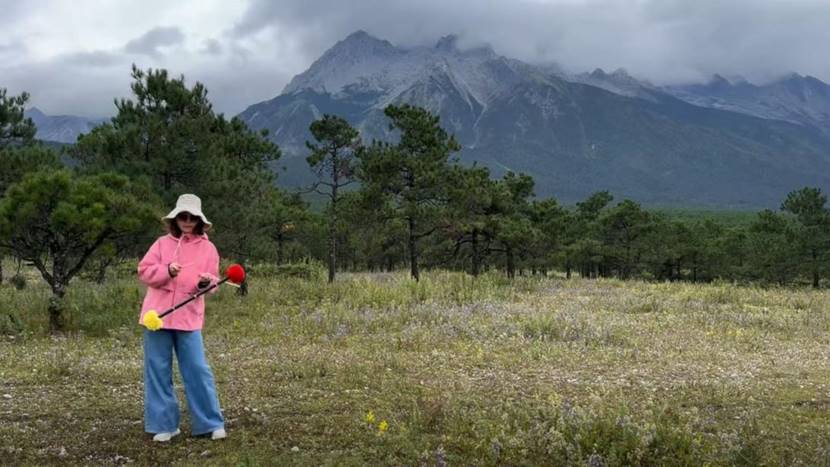 Сº¢Õ¾ÔڲݵØÉÏÐÎòÒÑ×Ô¶¯ÌìÉú